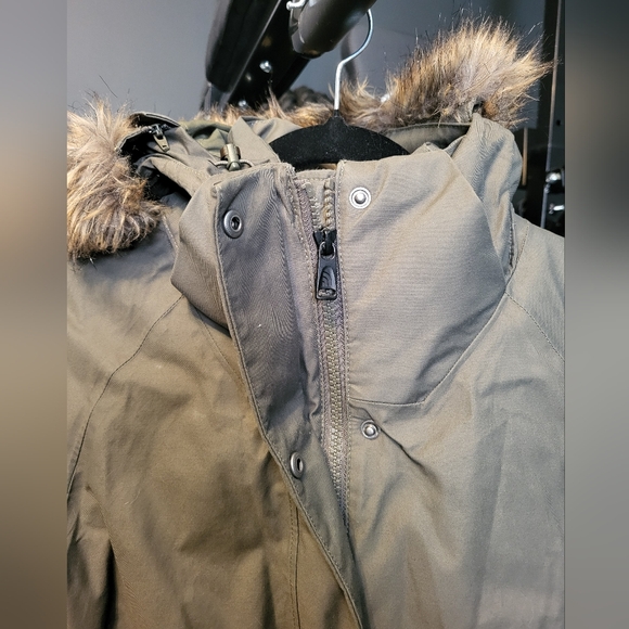 North Face Jump Down Women's Parka size Small in color taupe green - Picture 11 of 12